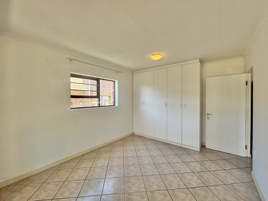 4 Bedroom Property for Sale in Wavecrest Eastern Cape